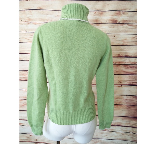 Folio Light Green Cashmere Snowflake Turtleneck with Tipped Sleeves/Neck - Picture 2 of 4